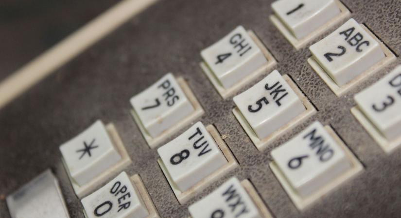 Véradás, közüzemi ügyeletek, segélyhívók