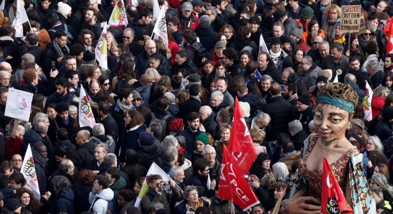 Franciaország: elindult a harmadik sztrájkhullám a nyugdíjkorhatár emelése ellen