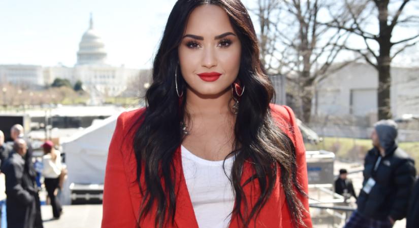 Demi Lovato bemutatta a jelenlegi legtrendibb hajviseletet: muszáj neked is kipróbálnod