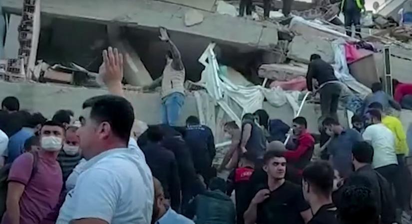A földrengés áldozatain gúnyolódott két török gyerek, letartóztatták őket