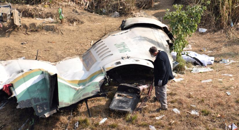 Nem működő hajtóművek miatt zuhanhatott le a repülőgép Nepálban