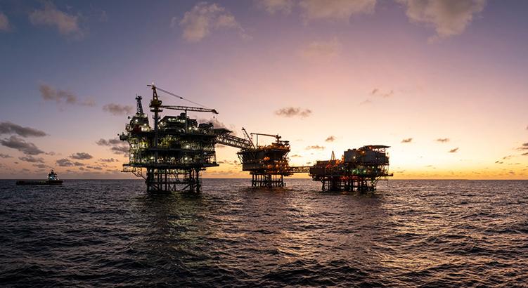 A BP 2022-ben rekordnyereséget ért el, és lassítja az olajról való leválást