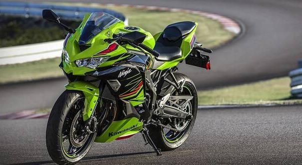 Miért 87 oktános benzinnel üzemel az új Kawasaki ZX-4RR KRT Edition?