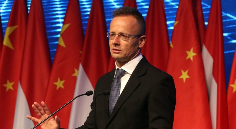A kormány titkolja, a kínai sajtó viszont megírta, hogy 3200 milliárdos támogatást kap a CATL Debrecenben