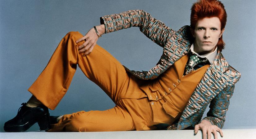 David Bowie egy dalszövegének kézirata 25 millió forintot ért