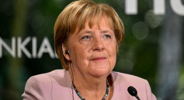 Békedíjat kapott Angela Merkel a menekültek befogadására tett erőfeszítéseiért