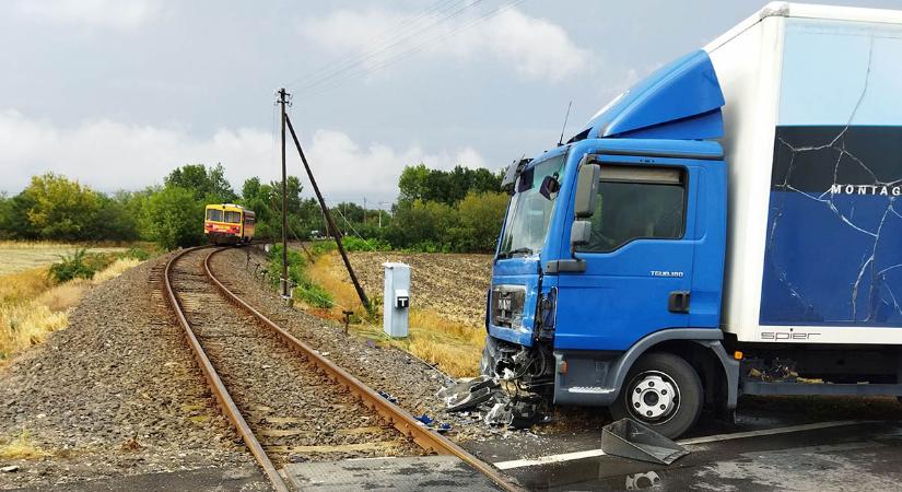 Vonattal ütközött Dévaványán, eltilthatják a közúti járművezetéstől