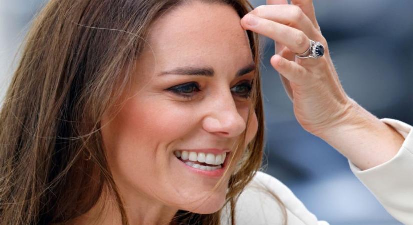 Ebben Zara blézerben tűnt fel Kate Middleton, a rajongók kifosztották érte a webshopokat