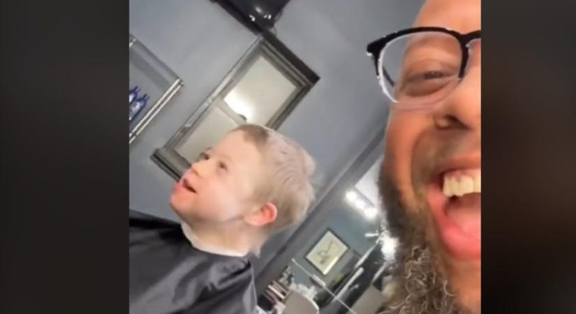 A borbély csodás módszert talált ki egy Down-szindrómás kisfiú hajnyírásához