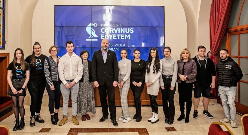 Májusban indul a Corvinus hátrányos helyzetű diákokat helyzetbe hozó programjának új turnusa
