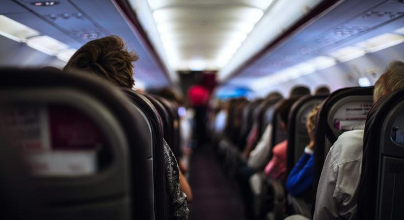 Egy tapasztalt utazó elárulta, miért válasszuk a repülőn mindig a lehető legrosszabb helyet