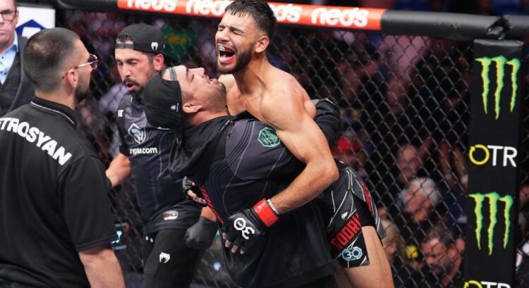 Yair Rodriguez varáőzslatos bunyóval a UFC új pehelysúlyú ideiglenes bajnoka!