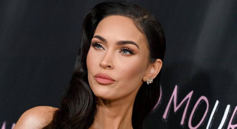 Megan Fox erős utalást tett arra, hogy szakított Machine Gun Kellyvel