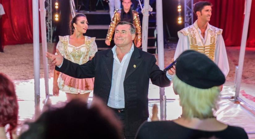 Ma 72 éves id. Richter József artistaművész