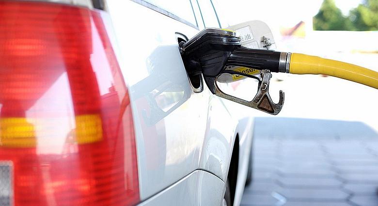 Remek hír: szerdától tovább csökken a gázolaj ára