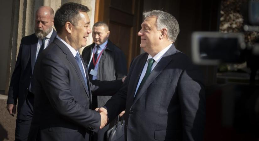 Szadir Zsaparov meghívta Orbán Viktort Biskekbe