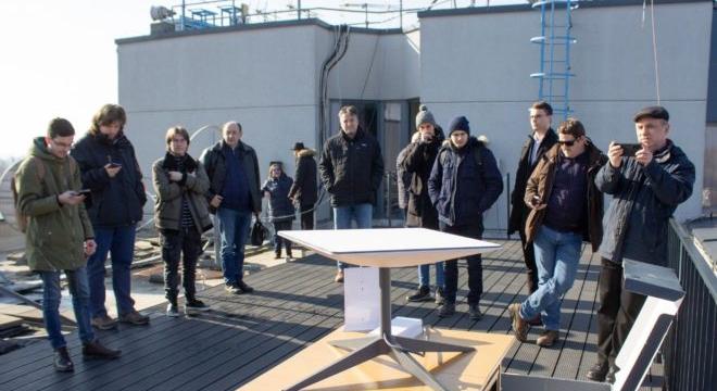 A Széchenyi István Egyetem hallgatói ismerkedhettek meg elsőként Elon Musk műholdas rendszerével