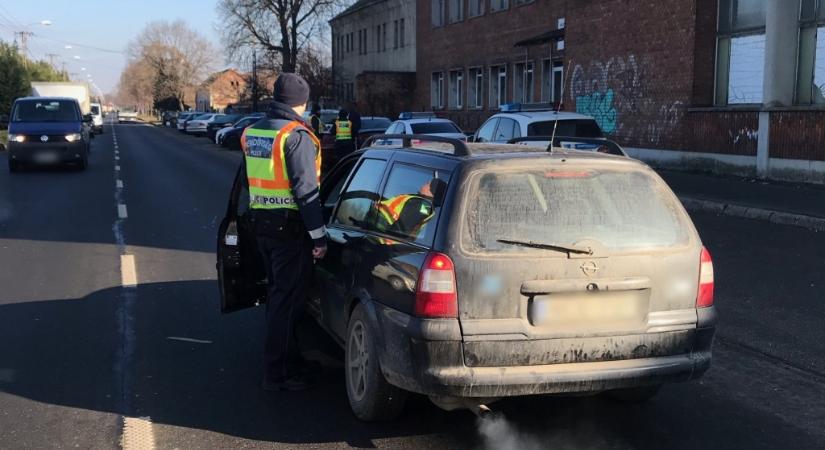 Kiálltak a kanizsai zsaruk, 29 közlekedőt megbüntettek
