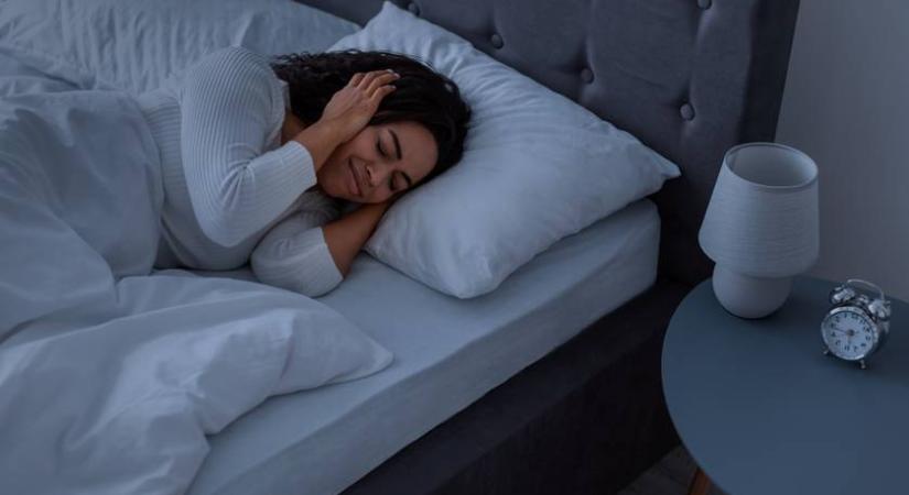 Álmatlansághoz és pánikrohamhoz is vezethetnek a fantomhangok
