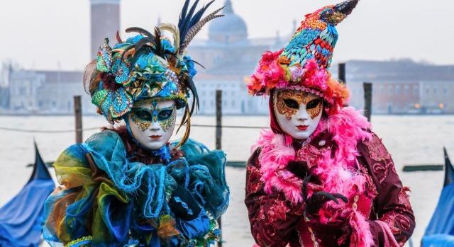Nincs telt ház az utolsó hétvégéjéhez érkezett velencei karneválon