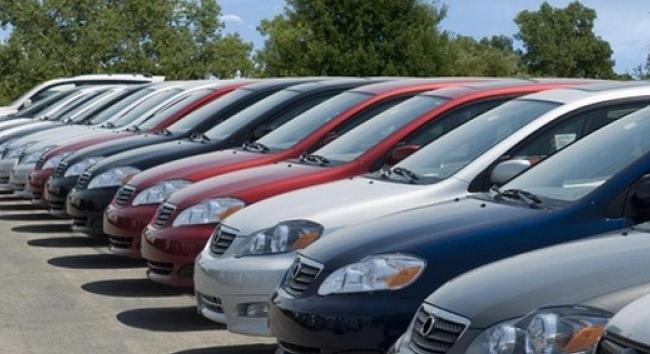 Húszéves mélypontra esett vissza az eladott autók száma a szomszédban
