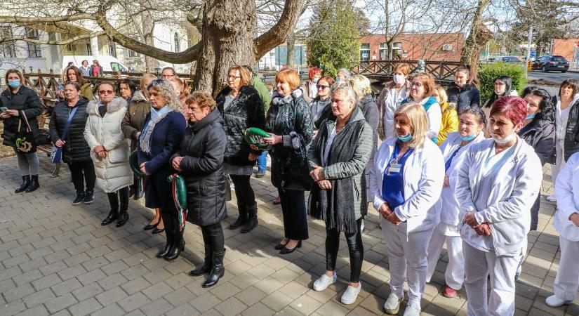 A magyar ápolók napja Szombathelyen: Kossuth Zsuzsannára emlékeztek a Markusovszky kórházban - fotók