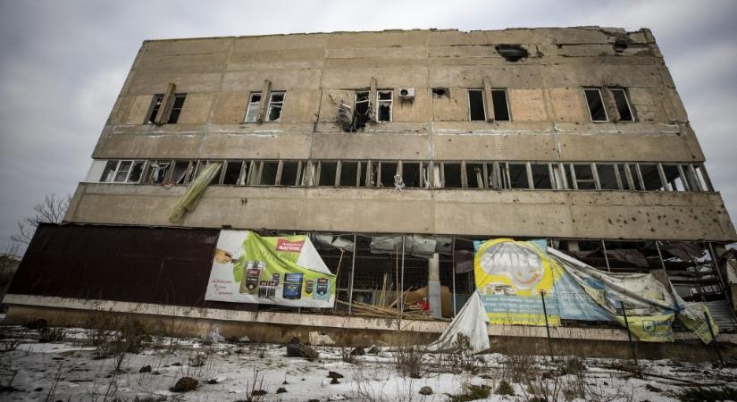 Beindult az orosz offenzíva: összehangolt támadás ért egy Donyeck megyei települést
