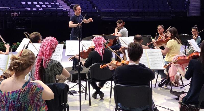Nagysikerű koncerttel mutatkozott be Dubajban a Savaria Szimfonikus Zenekar