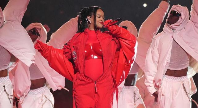 Rihanna édesapja sem tudott lánya terhességéről, egészen a Super Bowlig