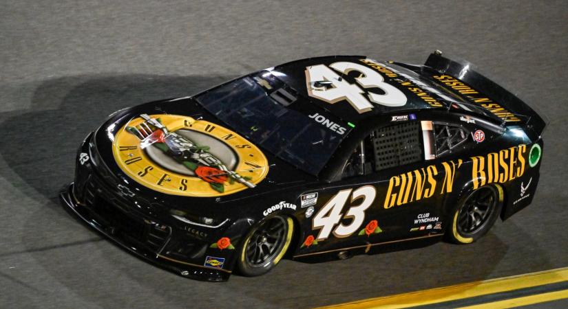 Axl Rose: Köszönjük a NASCAR-nak, hogy a világuk részesei lehettünk