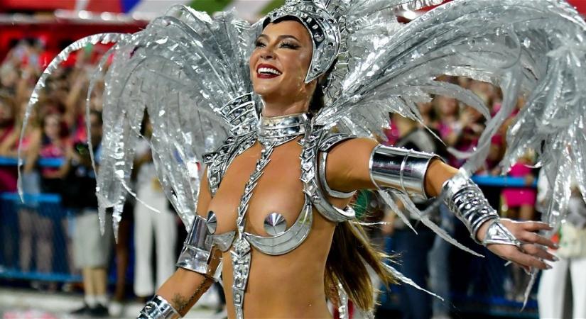 Évről évre kevesebbet takarnak a táncosnők ruhái a riói karneválon