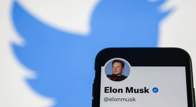 Nem viccelt Musk, fizetős lett a Twitter SMS-alapú, kétlépcsős hitelesítése