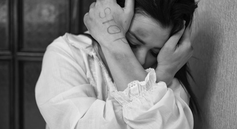 A párkapcsolati erőszakot elszenvedő nők gyakran kísérelnek meg öngyilkosságot