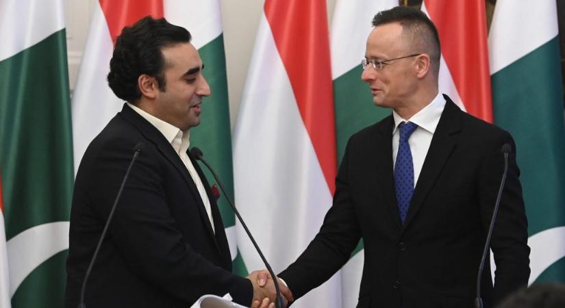Magyarország és Pakisztán sok mindenben hasonlít Szijjártó szerint