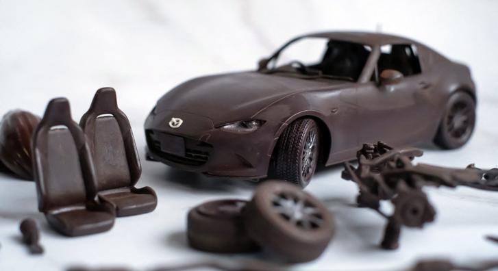 Csokoládéjárgányt mutatott be a japán autógyártó-óriás