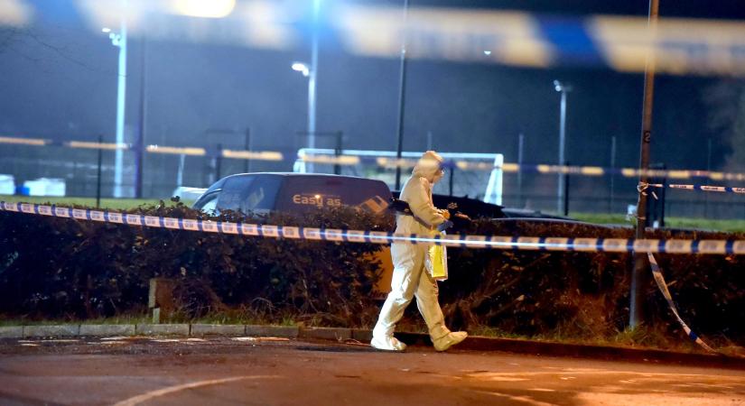 Meglőttek egy rendőrt Észak-Írországban