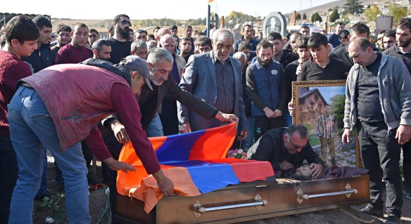 Magyar segítség az örmény menekülteknek