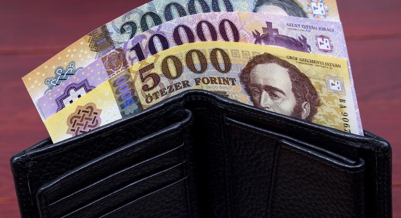 A KSH szerint közel 600 ezer forint volt a bruttó átlagkereset decemberben