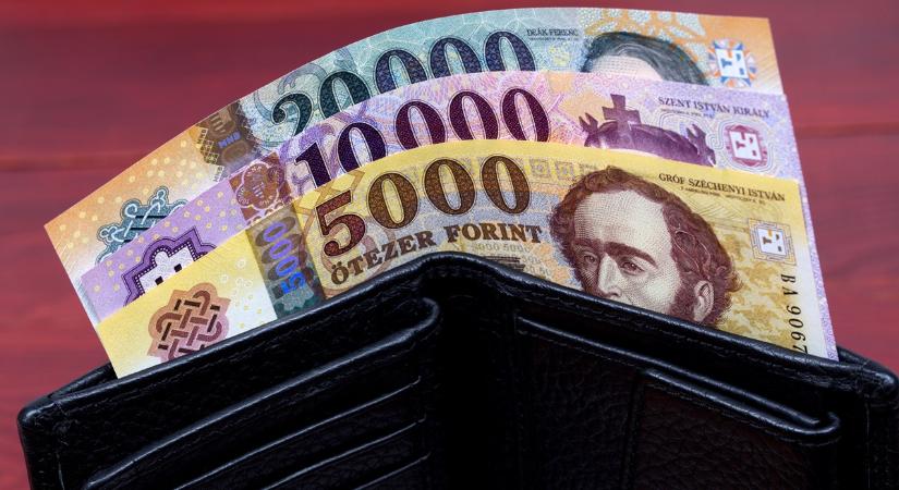 Legutóbb közel 582 ezer forint volt a bruttó átlagkereset