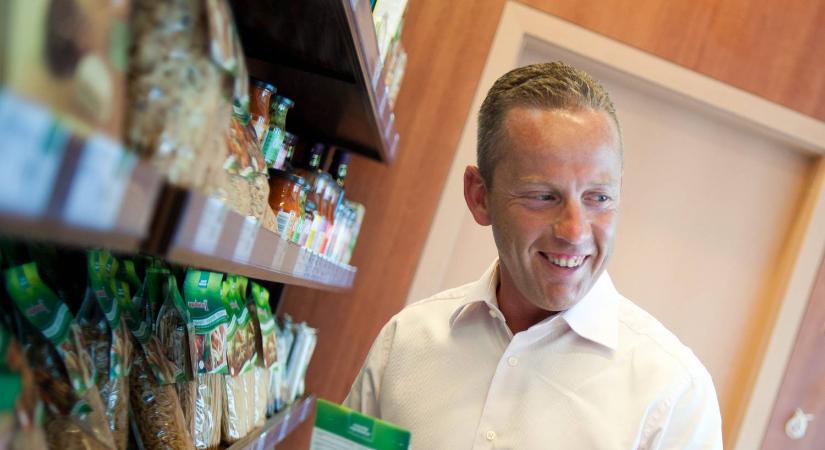 Schobert Norbi 80 kilós fiatalt faragna a korábban 320 kilót nyomó Gézából