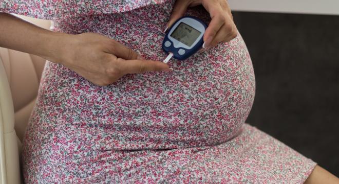 Ingyenes tanácsadással segítik a terhességi cukorbetegséggel érintett kismamákat