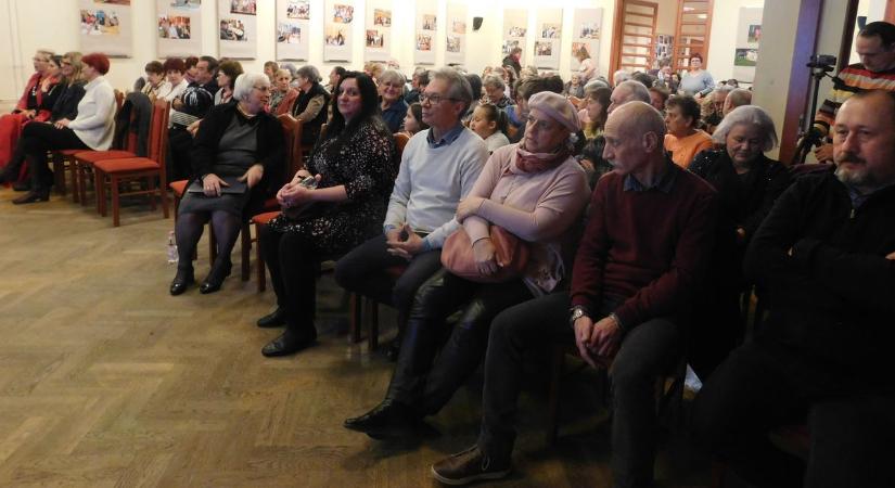 Könyvbemutatóval és díjátadóval ünnepeltek Pusztaszabolcson