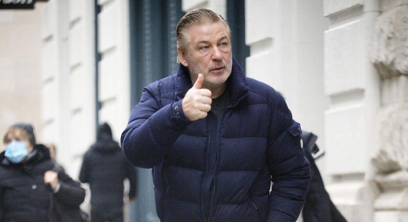 Alec Baldwin ártatlannak vallotta magát: ilyen feltételeket szabott ki rá a bíróság