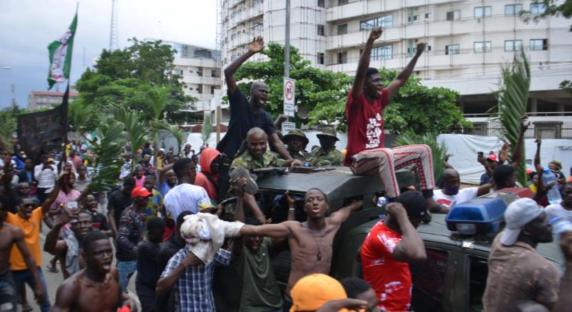 Lövések dördültek, két halottja is lehet a lagosi tüntetésnek