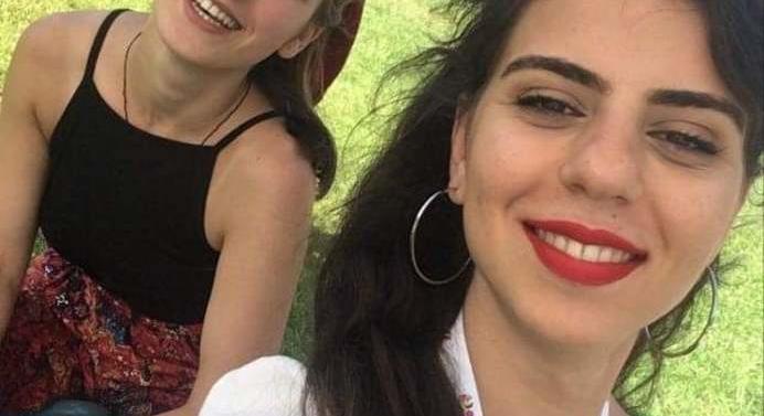 Török lányok szerveznek nyelvi délutánokat