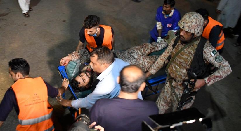 Halálos bombatámadás: négyen meghaltak és többen megsérültek egy pakisztáni piacon