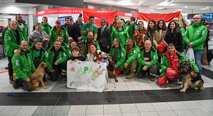 Törökországi munkájukról tart beszámolót a Hírös Rescue Team