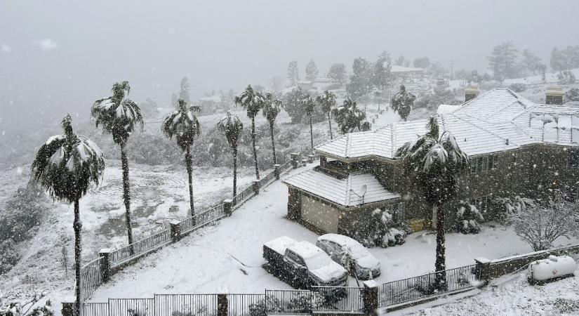 Áradások és földcsuszamlások követik a szokatlan havazást Los Angeles környékén