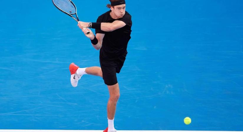 Tenisz: Rubljov magabiztos továbbjutása Dubaiban