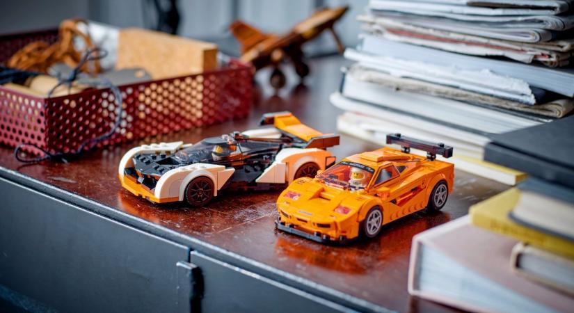 Dupla készlettel ünnepli a LEGO a 60 éves McLarent